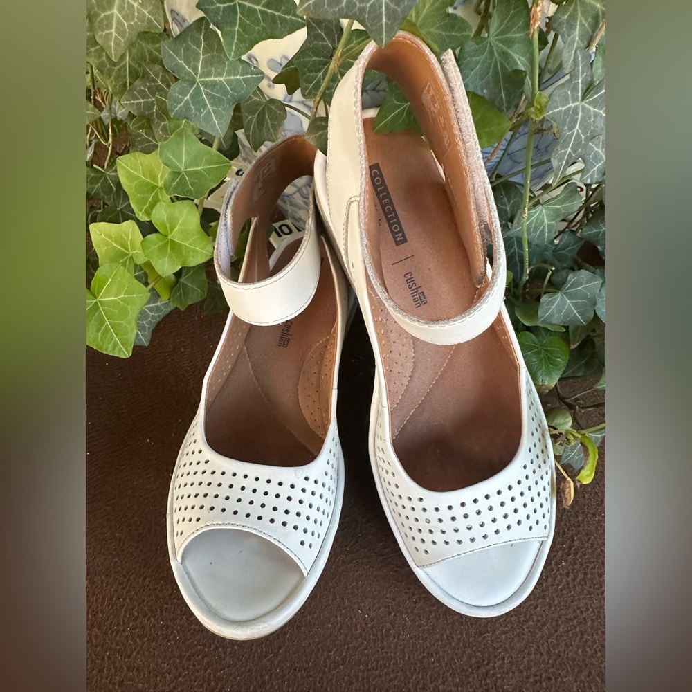 Clarks Collection women’s Reedly Salene wedge sandals